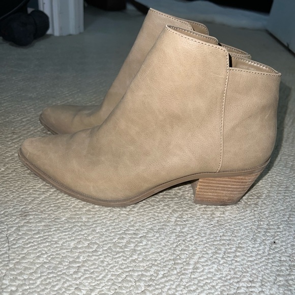 American Eagle Size 10 Greyish-Beige Stylish Boots - Picture 2 of 4